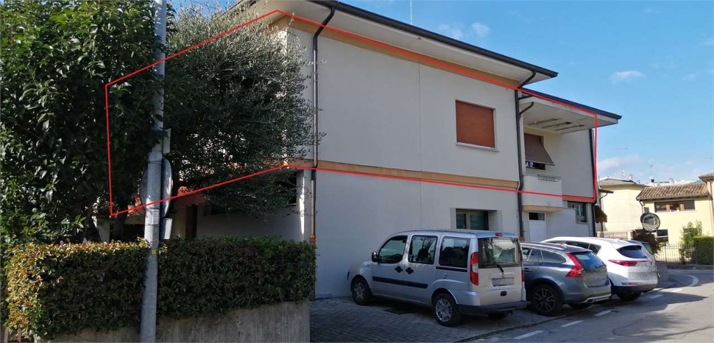 Appartamento in Via Roma 46, San Fior, 10 locali, 2 bagni, garage