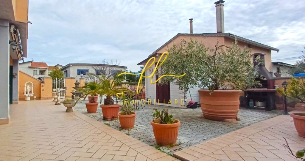Trilocale a Castellina Marittima, 1 bagno, giardino privato, 61 m²