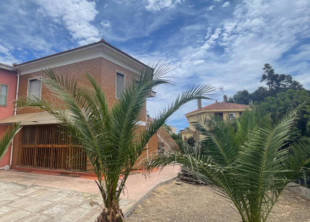 Casa indipendente in Via Lungo Saline, Cagliari, 7 locali, 2 bagni