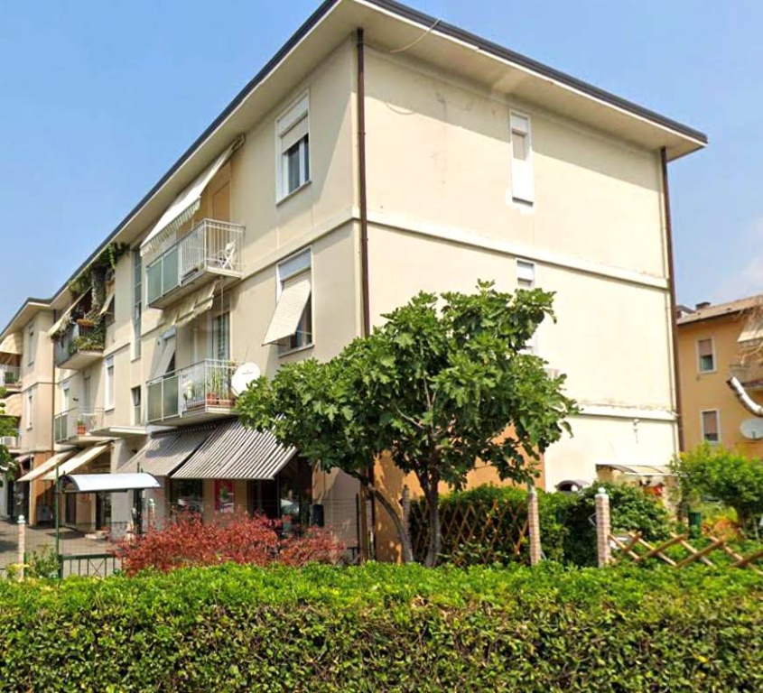 Appartamento in Via Giuseppe Zola, Brescia, 6 locali, 1 bagno, garage