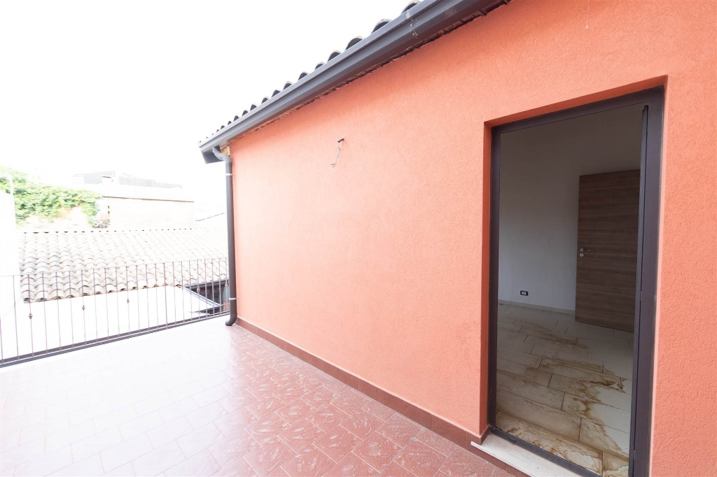 Casa semindipendente in Via etna 17, San Giovanni la Punta, 5 locali