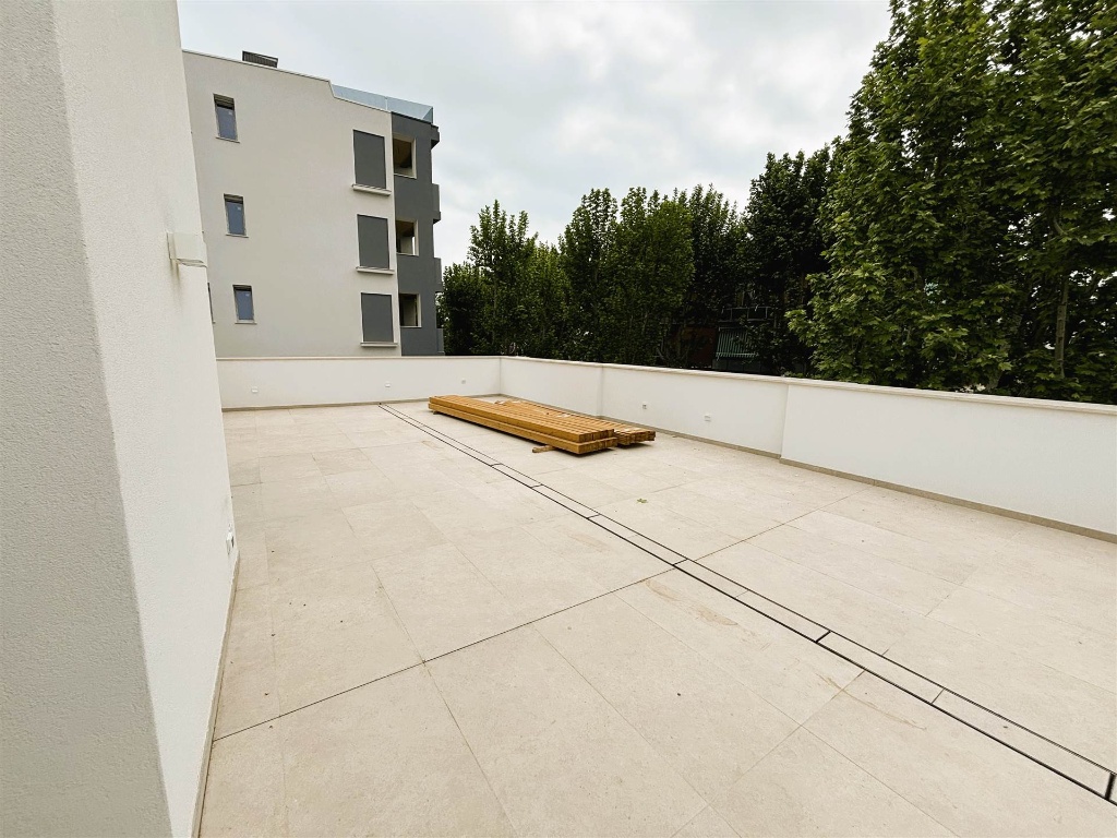 Quadrilocale a Rimini, 2 bagni, 88 m², 3° piano, terrazzo, ascensore
