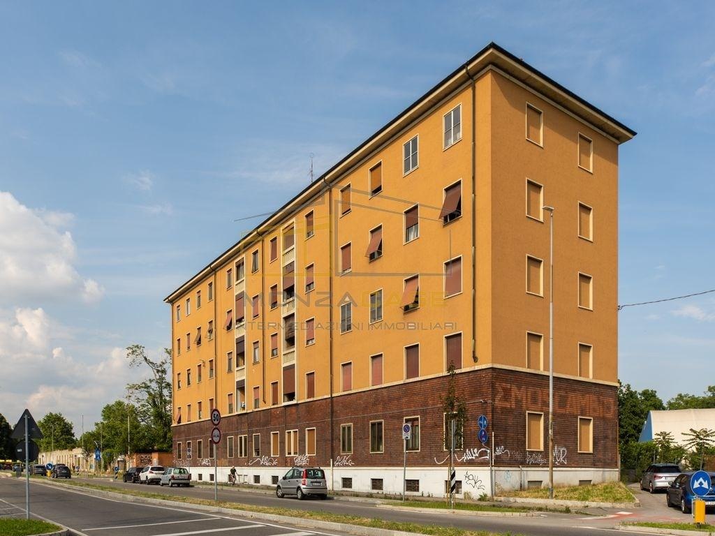 Trilocale in Viale Lombardia, Monza, 1 bagno, 85 m², 2° piano