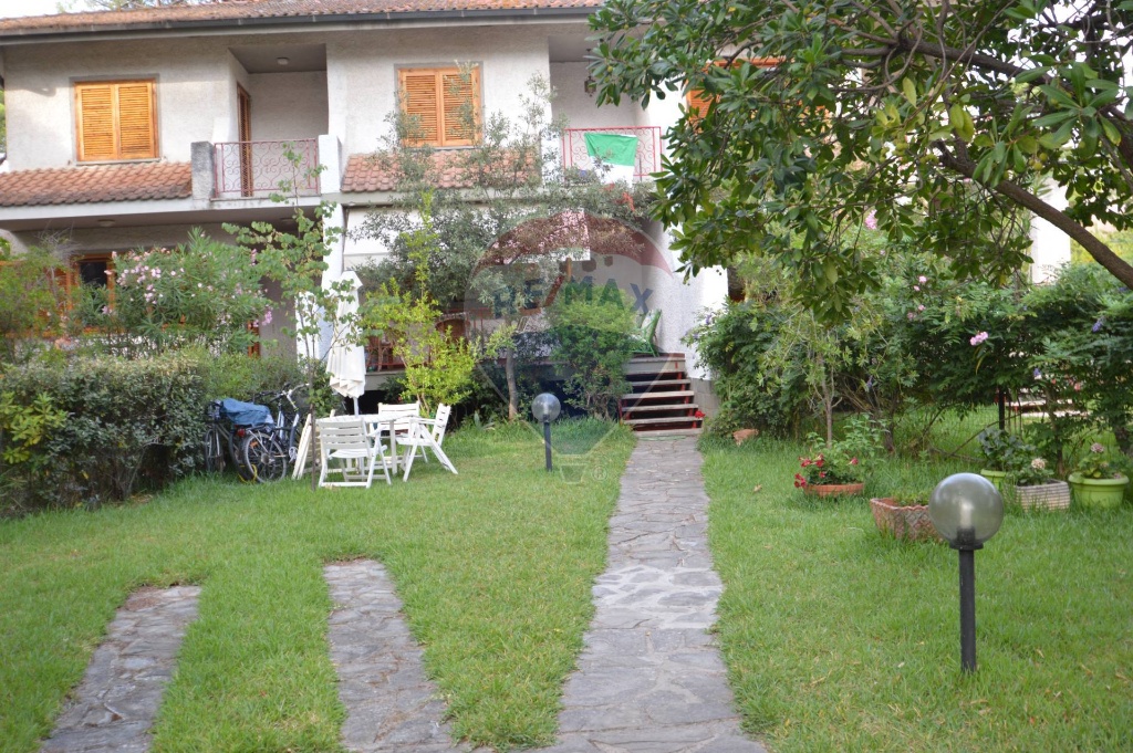Villa a schiera a Grosseto, 4 locali, 2 bagni, giardino privato