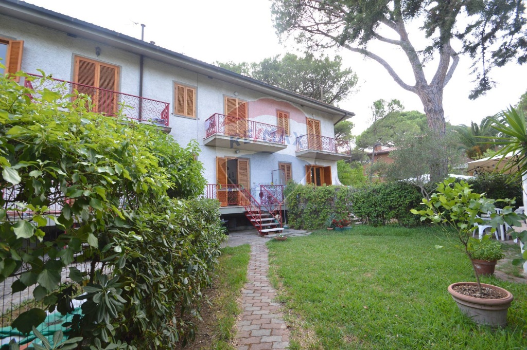 Villa a schiera a Grosseto, 4 locali, 2 bagni, giardino privato