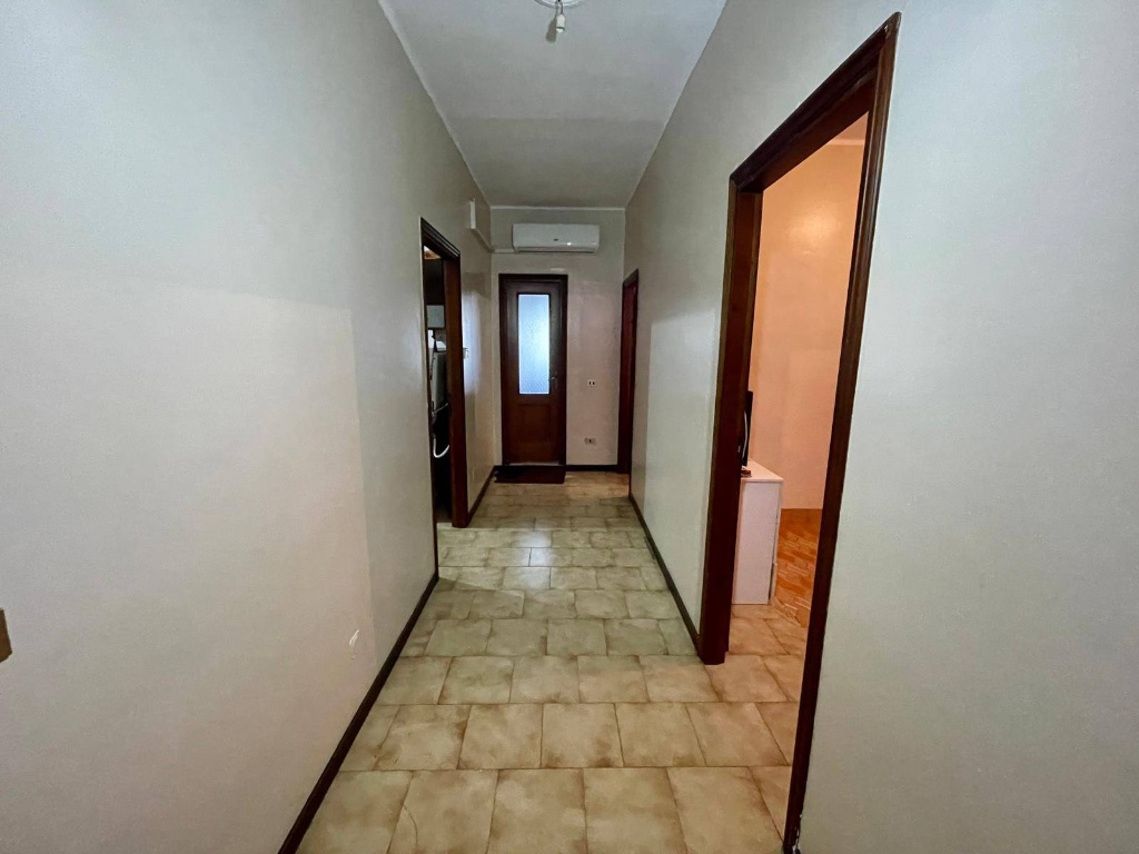 Appartamento ad Alessandria, 6 locali, 2 bagni, 110 m², buono stato