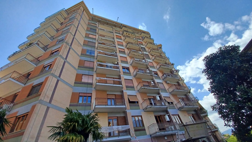 Appartamento in Via Lecce, Frosinone, 10 locali, 3 bagni, 200 m²