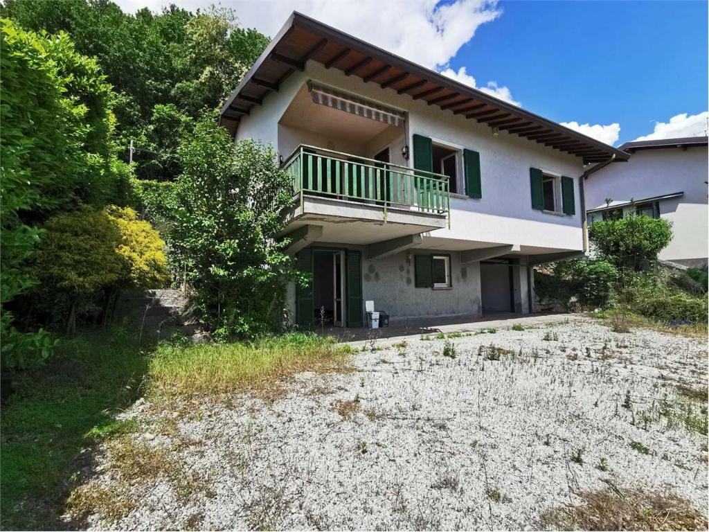 Villa in Via alla Gilasca, Tavernerio, 4 locali, 2 bagni, garage