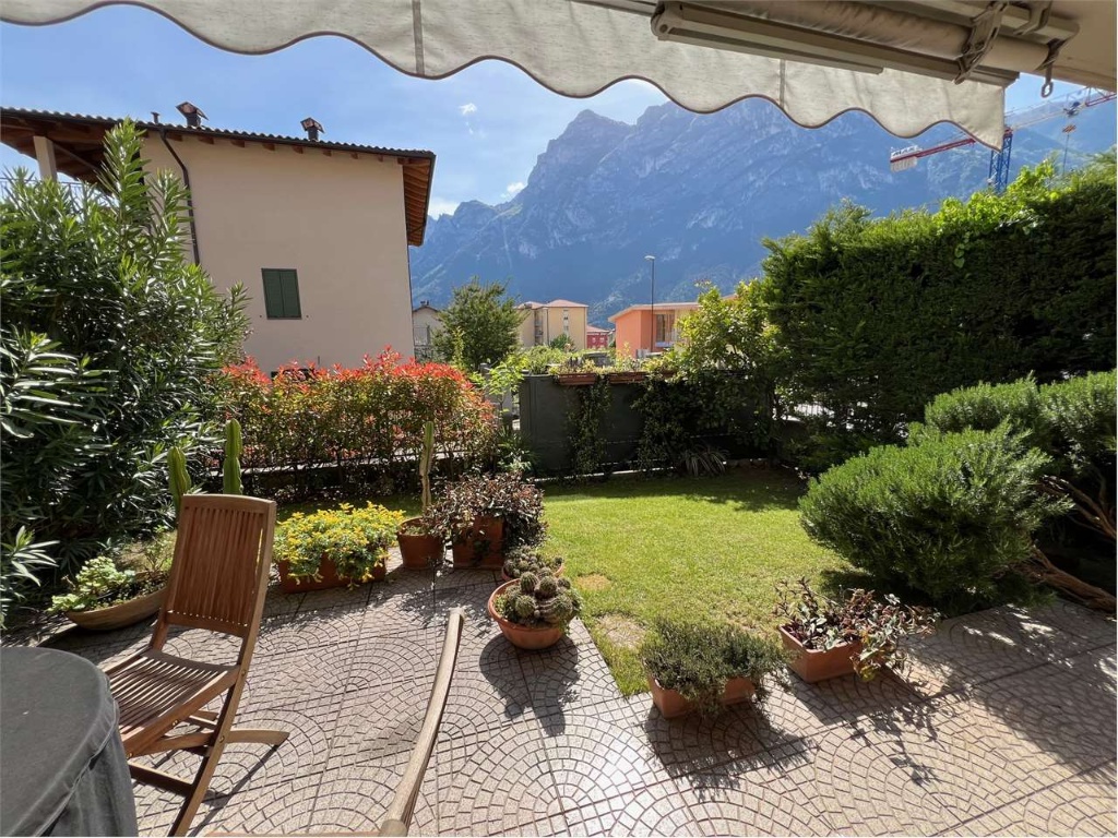 Quadrilocale in Via Grez 62, Riva del Garda, 2 bagni, giardino privato