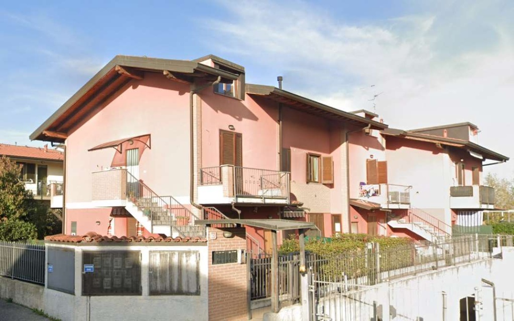 Appartamento in Via Manzù, Brignano Gera d'Adda, 6 locali, 1 bagno
