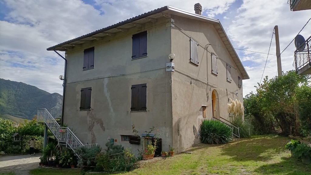Casa indipendente in Faggeto, Valsamoggia, 8 locali, 2 bagni, 263 m²