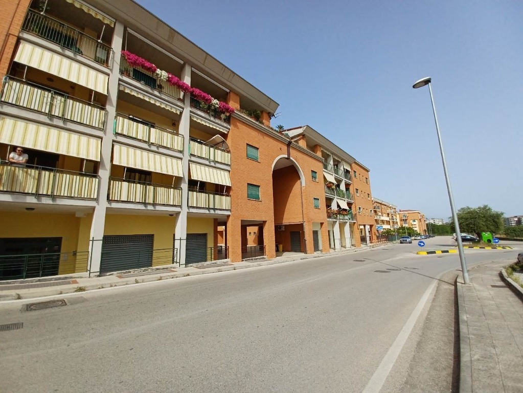 Quadrilocale in Via Caserta 109, Bellizzi, 2 bagni, 90 m², 1° piano