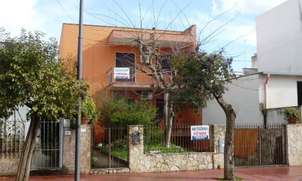 Villa singola in VIA DE GASPERI 33, Sannicola, 7 locali, 3 bagni