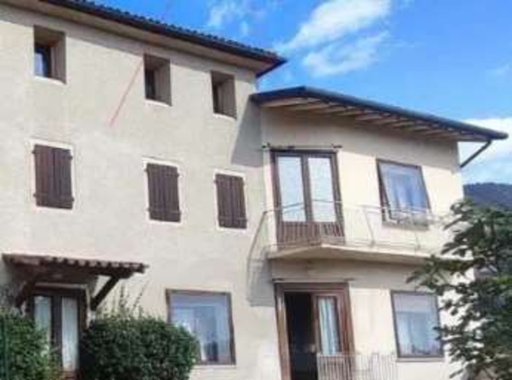 Appartamento in Via dei brunetta, Farra di Soligo, 8 locali, 224 m²