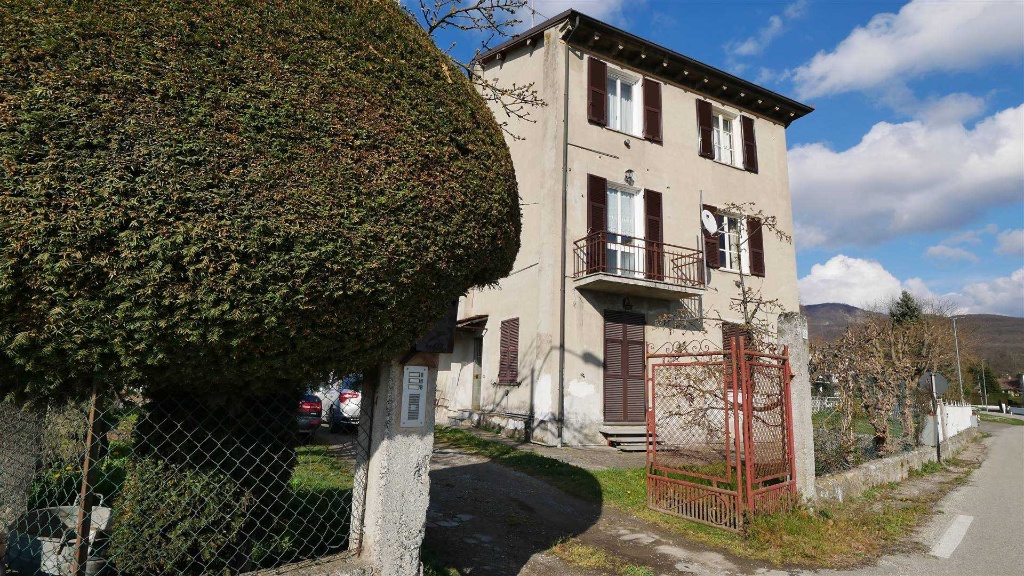 Casa indipendente a Borghetto di Borbera, 9 locali, 2 bagni, 150 m²