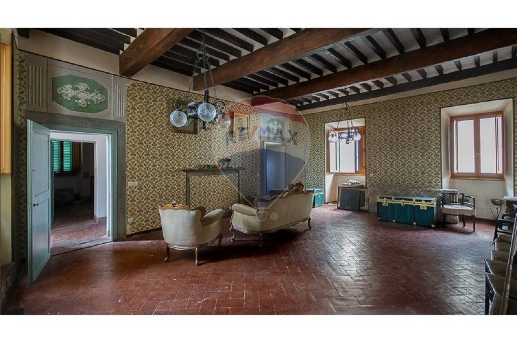 Casa indipendente a Massa e Cozzile, 10 locali, 3 bagni, 450 m²
