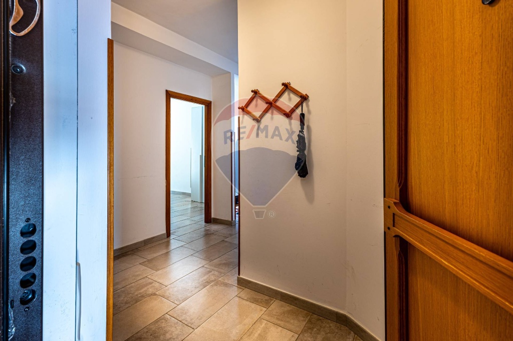 Quadrilocale in Viale Italia, Sassari, 2 bagni, 100 m², 1° piano