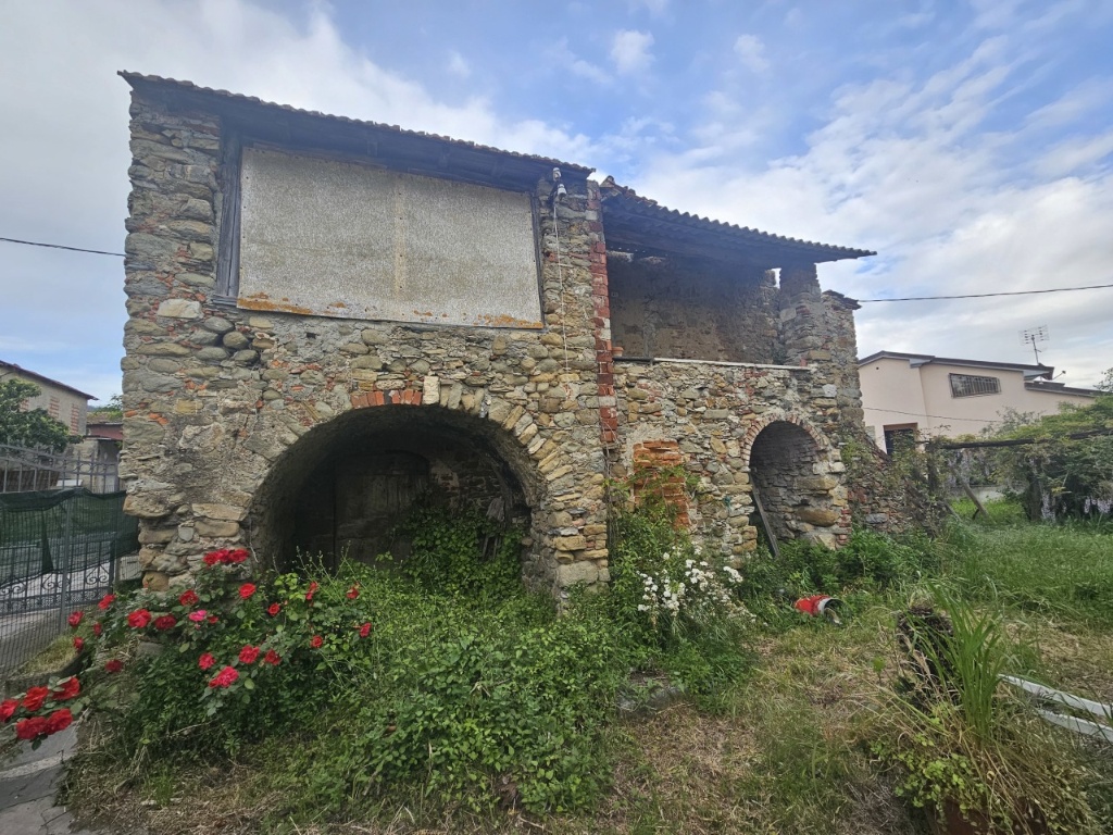 Rustico in Via Palvotrisia 45, Castelnuovo Magra, 8 locali, 229 m²