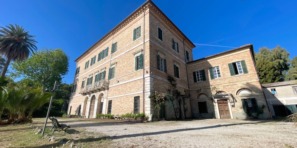 Villa singola in Via Monte Aquilino, San Benedetto del Tronto, 7 bagni