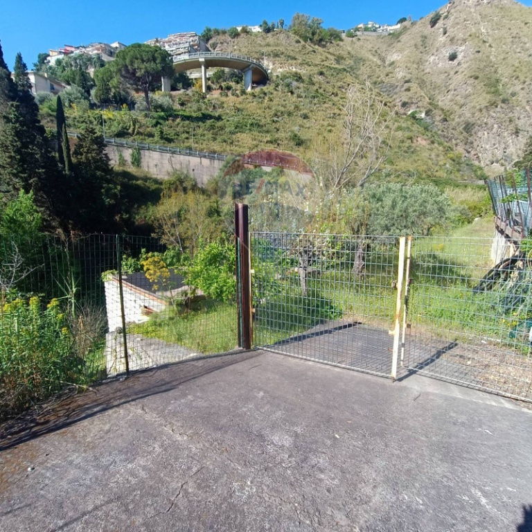 Rustico in Contrada Sant'Antonio, Taormina, 1 locale, giardino privato
