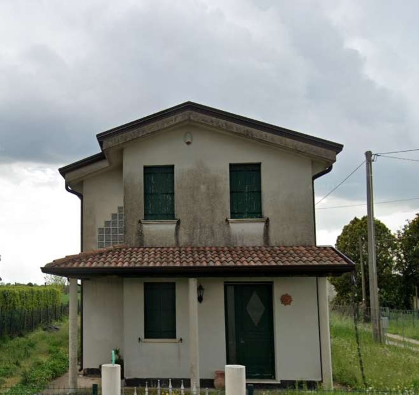 Casa indipendente in Via Gorgo Spino, Trecenta, 6 locali, garage