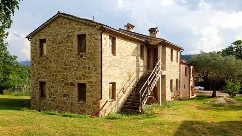 Casa semindipendente in Viale Santa Margherita, San Severino Marche