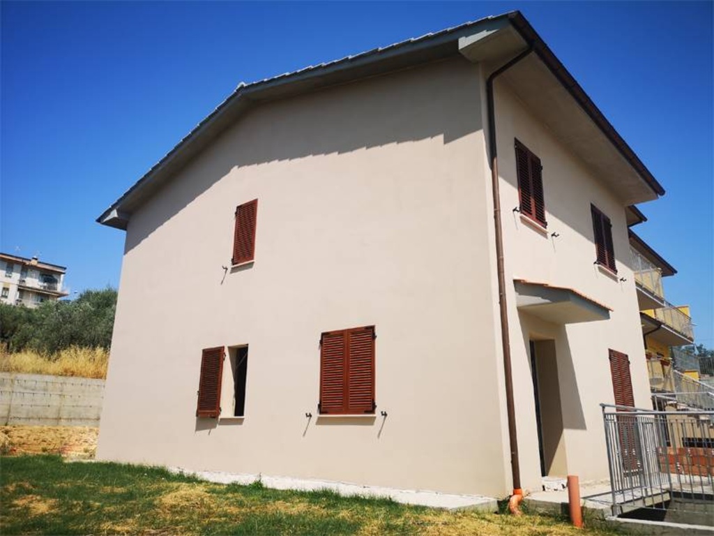 Villa a schiera a Montepulciano, 7 locali, 3 bagni, 130 m² in vendita