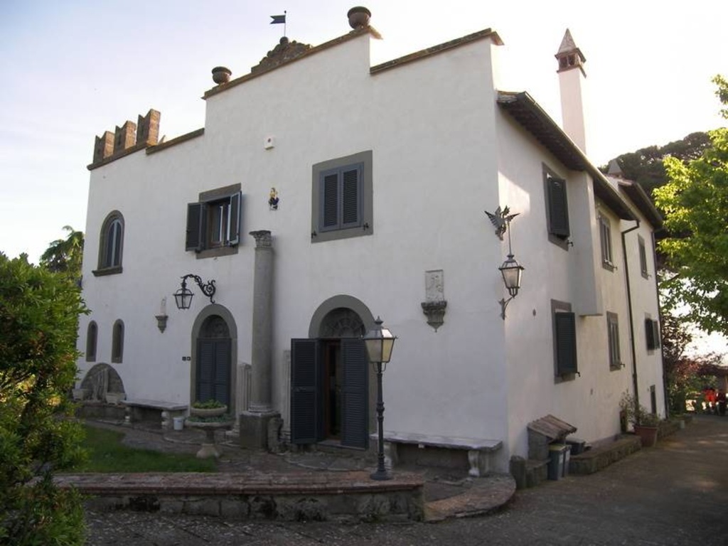 Villa a Viterbo, 12 locali, 3 bagni, giardino privato, arredato