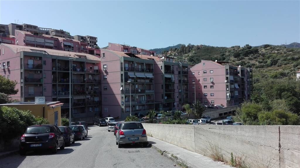 Mansarda in Via tremonti s.n., Messina, 2 locali, 1 bagno, 60 m²