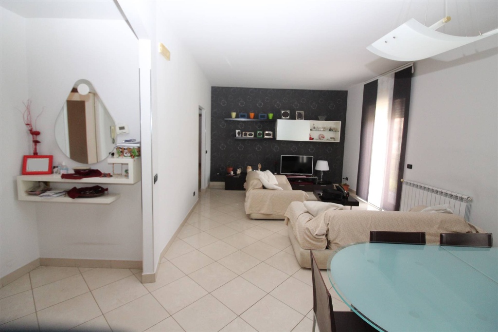 Appartamento in VIA MORANDI, Carlentini, 5 locali, 2 bagni, 110 m²
