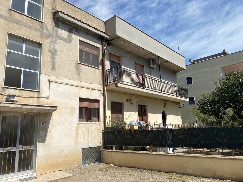 Appartamento a Policoro, 7 locali, 2 bagni, 265 m², 1° piano