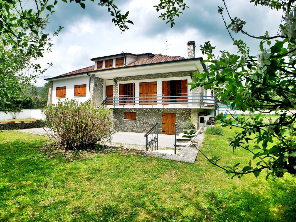 Villa ad Arcinazzo Romano, 12 locali, 5 bagni, giardino privato