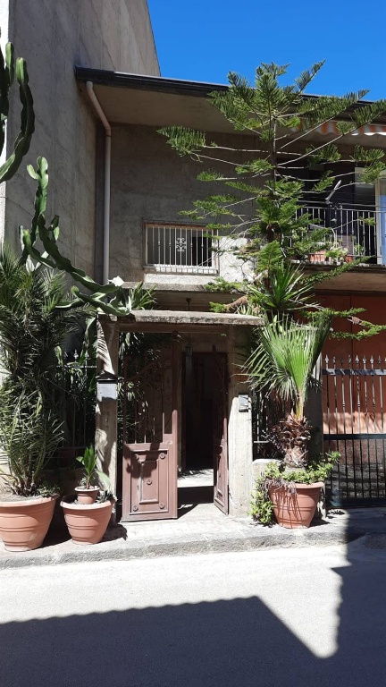 Casa indipendente a Campobello di Licata, 8 locali, 143 m² in vendita