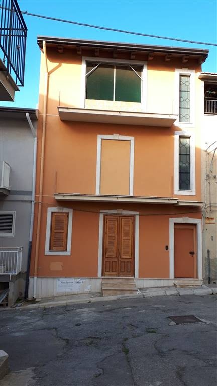 Casa indipendente in Via vizzi, Campobello di Licata, 7 locali, 300 m²