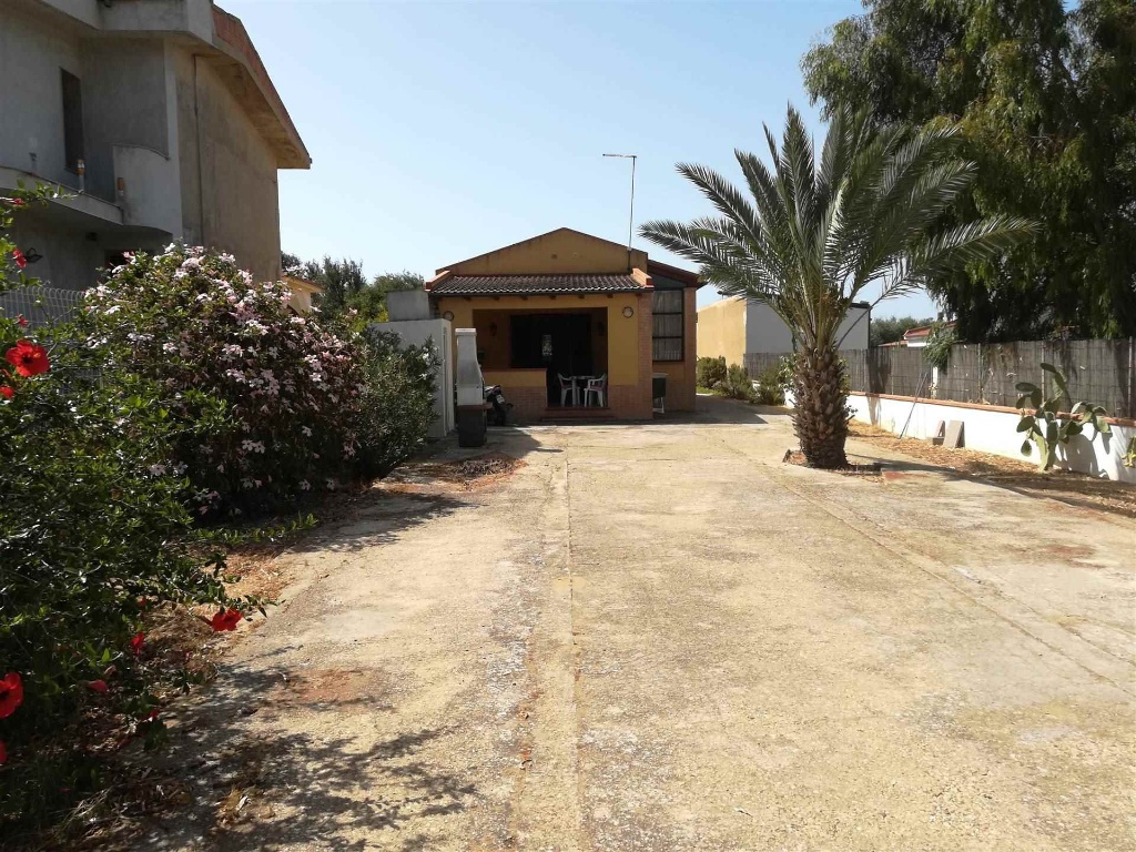 Villa a Licata, 3 locali, 2 bagni, giardino privato, 115 m², abitabile