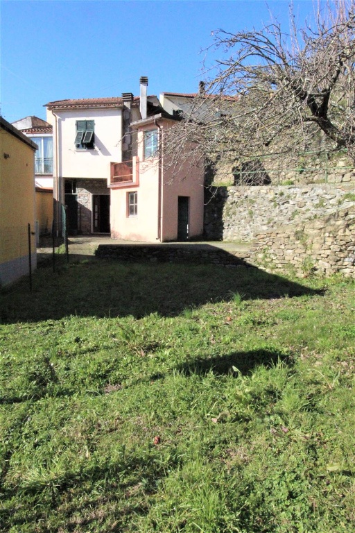 Casa indipendente in Via olivetto, Podenzana, 5 locali, 1 bagno, 75 m²