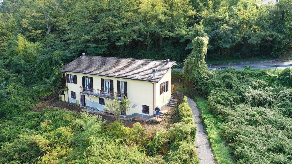 Villa a Borghetto di Vara, 6 locali, 1 bagno, giardino privato, 123 m²