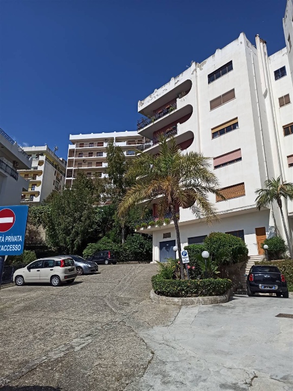 Appartamento in Via Panoramica dello Stretto, Messina, 7 locali