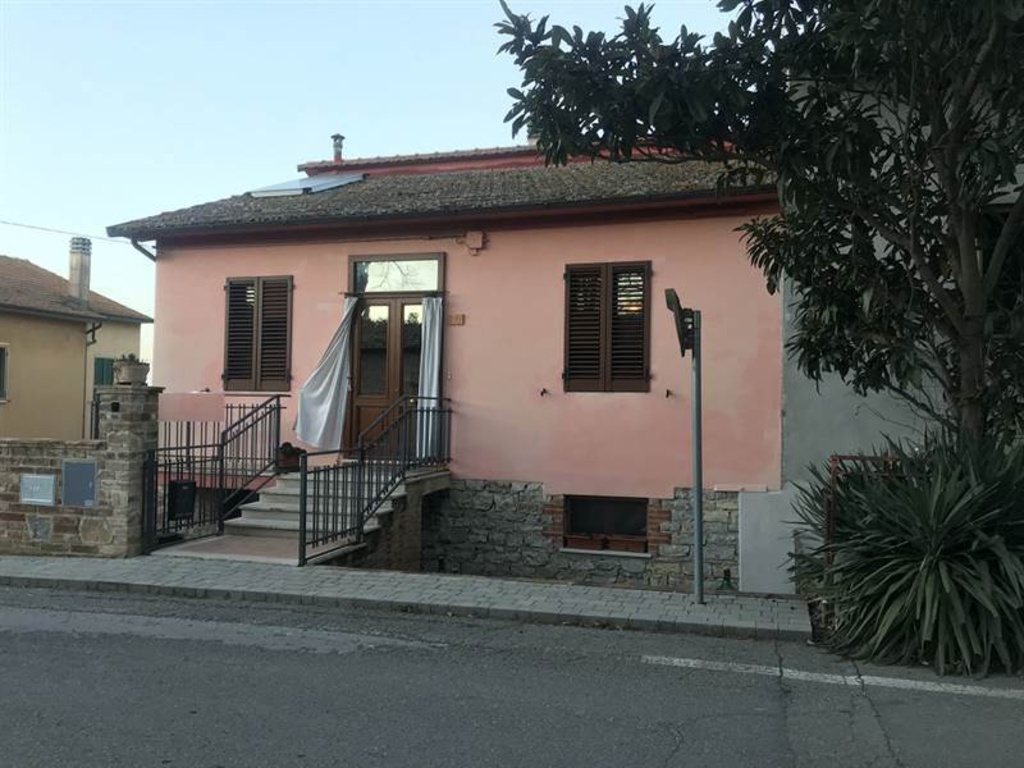 Casa semindipendente a Castiglione del Lago, 4 locali, 1 bagno, 280 m²