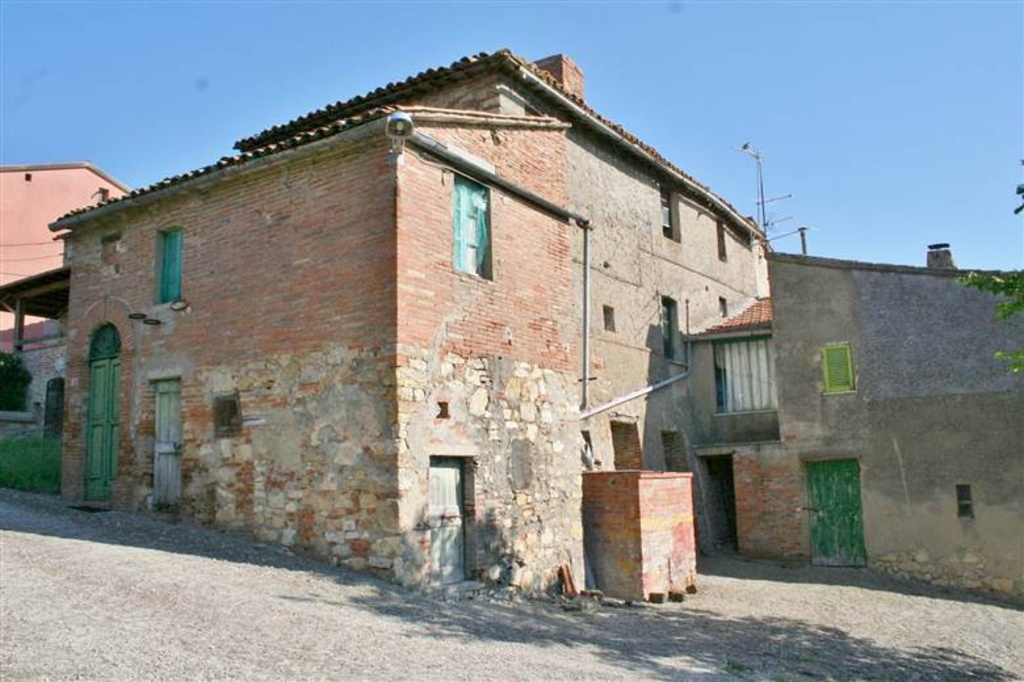 Casa semindipendente a Castiglione del Lago, 6 locali, 170 m²