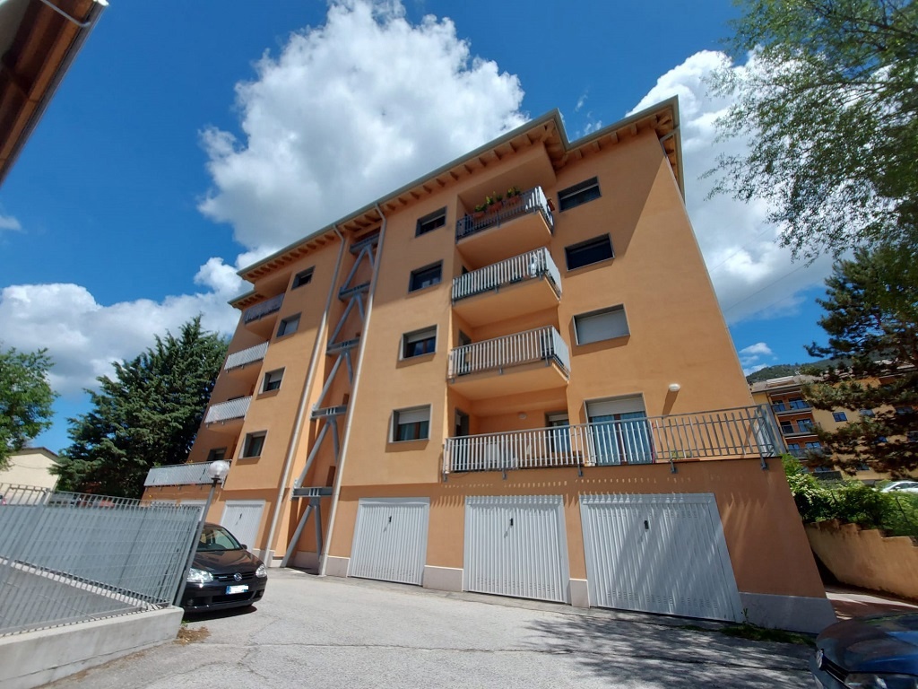 Quadrilocale in Via Del Colle 5, L'Aquila, 2 bagni, posto auto, 115 m²