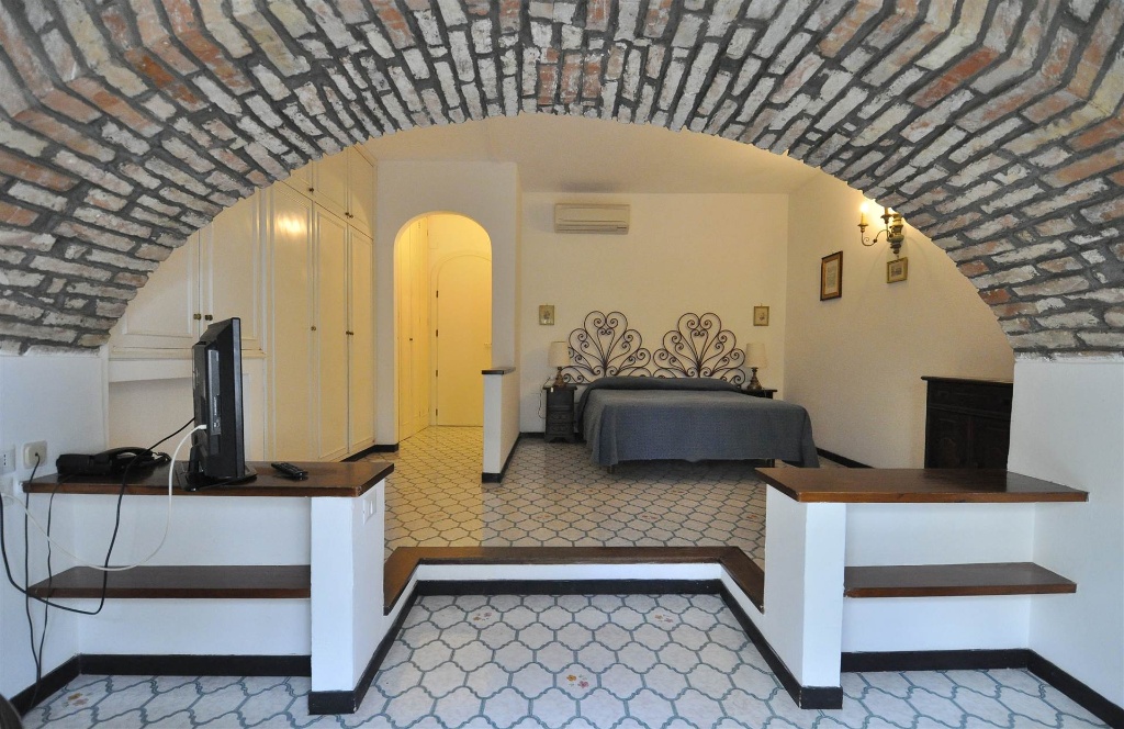 Multiproprieta' a Capri, 1 locale, 1 bagno, arredato, 30 m² in vendita