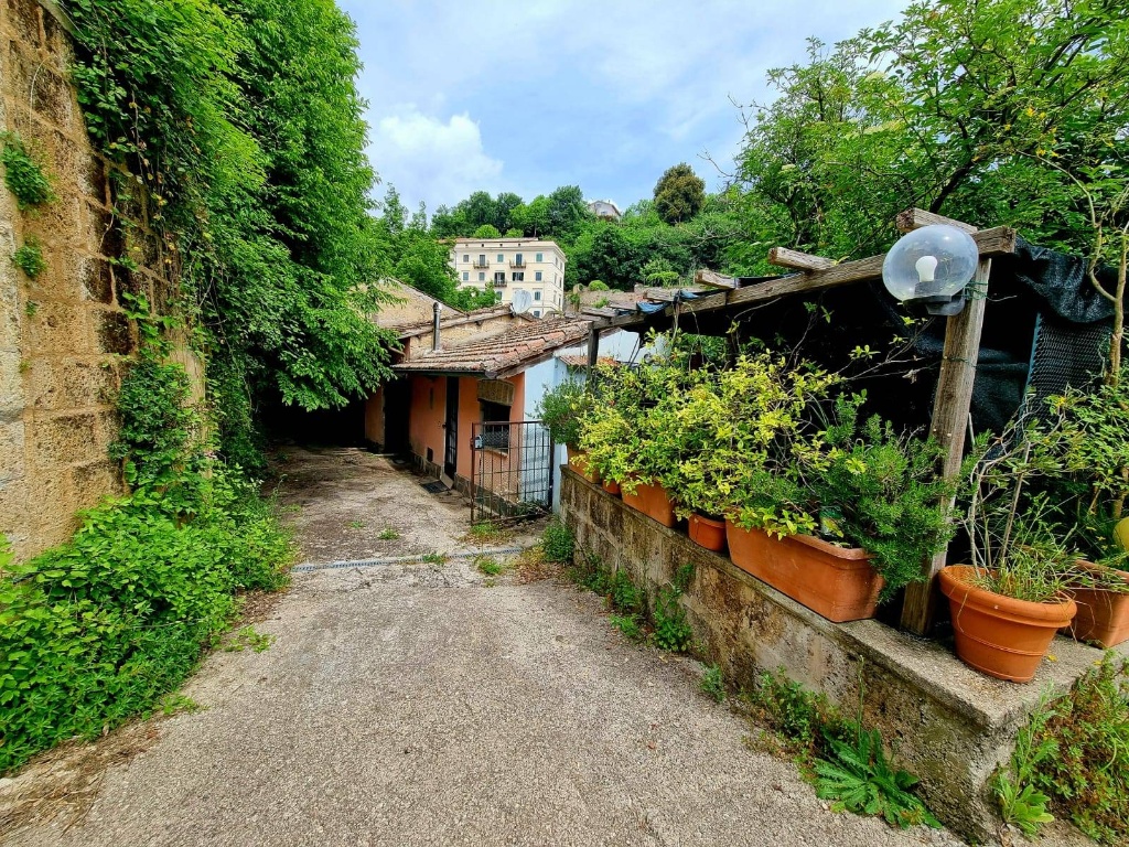 Casa indipendente in Località Santa Teresa, Caprarola, 6 locali, 77 m²