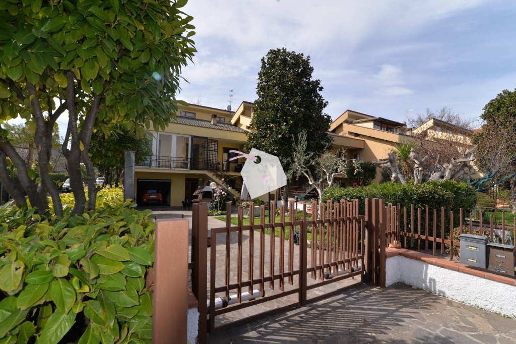 Villa a schiera in Via Costantini, Macerata, 3 locali, 3 bagni, 260 m²