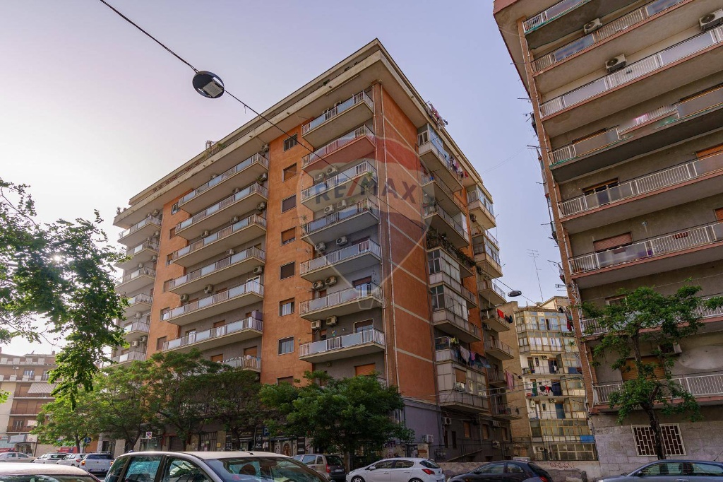 Appartamento in Viale Mario Rapisardi, Catania, 5 locali, 1 bagno