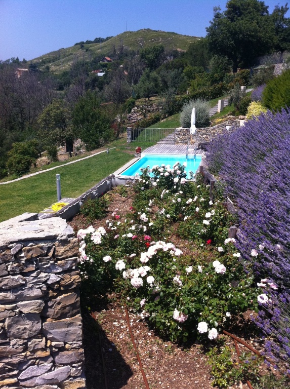 Villa a Genova, 9 locali, 3 bagni, giardino privato, 190 m² in vendita