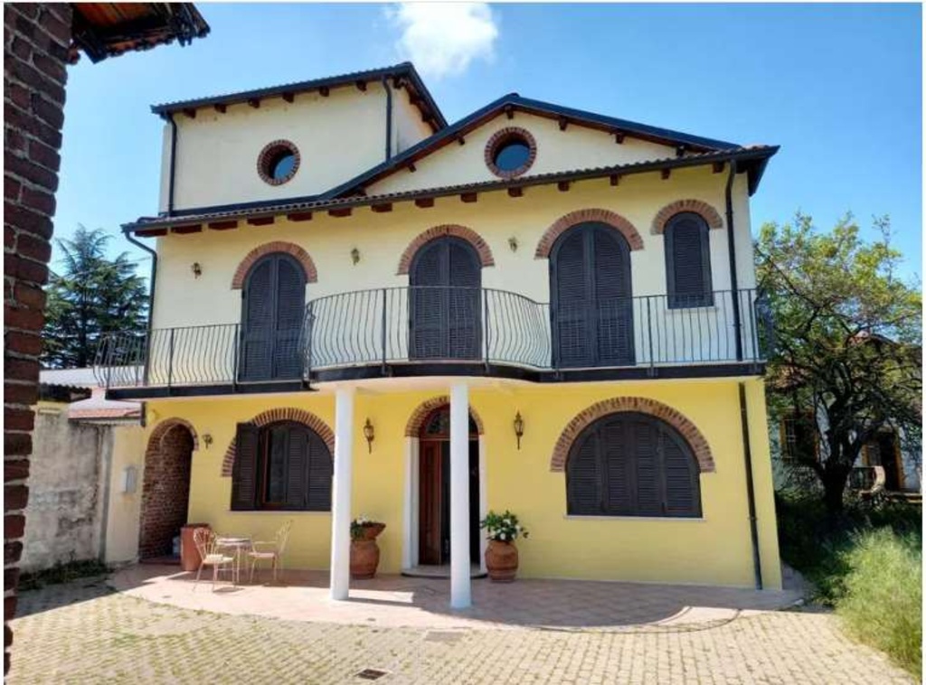 Villa in Via roma, Vinzaglio, 3 locali, 3 bagni, giardino privato
