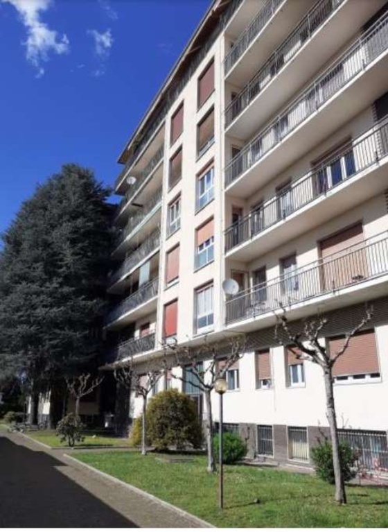 Appartamento in Via Adua, Vedano Olona, 5 locali, 1 bagno, 93 m²