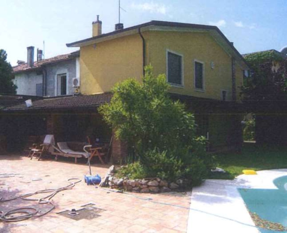 Villa a schiera in Via S. Cristina, Bolzano Vicentino, 14 locali