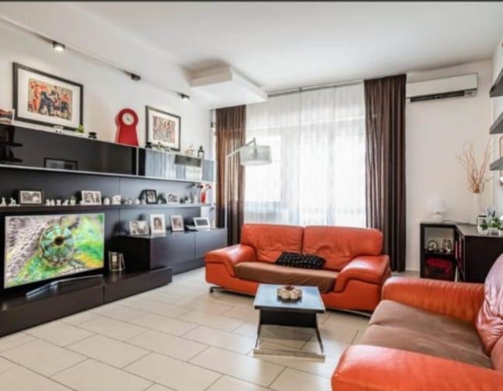 Appartamento in Via PLINIO 51, Taranto, 6 locali, 2 bagni, 145 m²